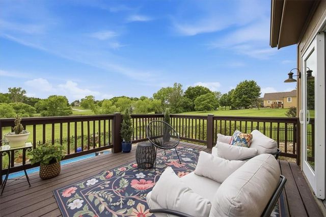 30125 W 93rd Court, De Soto, KS 66018