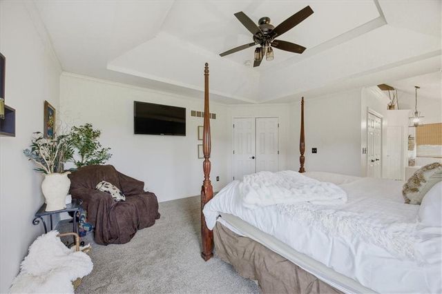 30125 W 93rd Court, De Soto, KS 66018