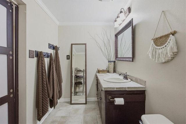 30125 W 93rd Court, De Soto, KS 66018