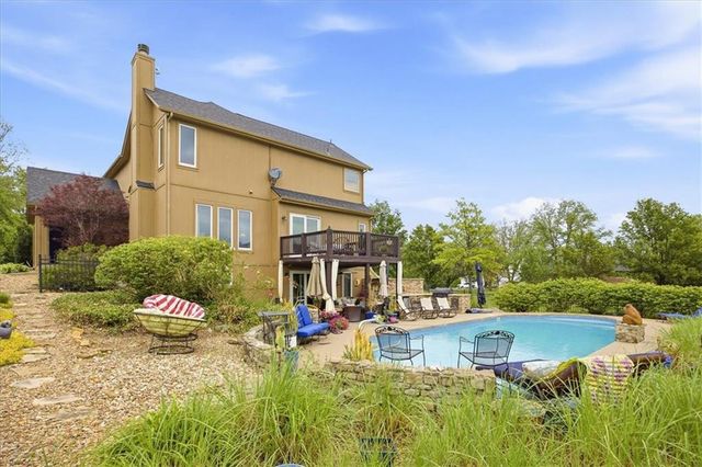 30125 W 93rd Court, De Soto, KS 66018