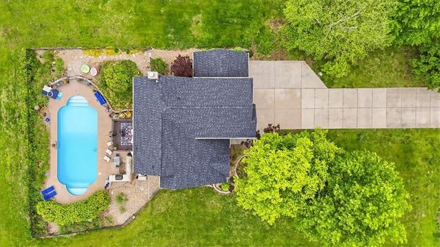 30125 W 93rd Court, De Soto, KS 66018