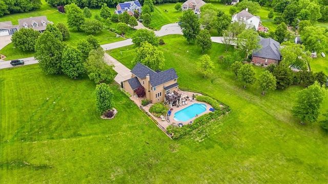 30125 W 93rd Court, De Soto, KS 66018