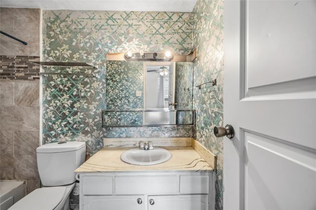 8456 Leawood Boulevard, Houston, TX 77072