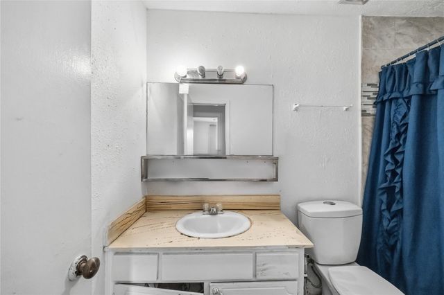 8456 Leawood Boulevard, Houston, TX 77072