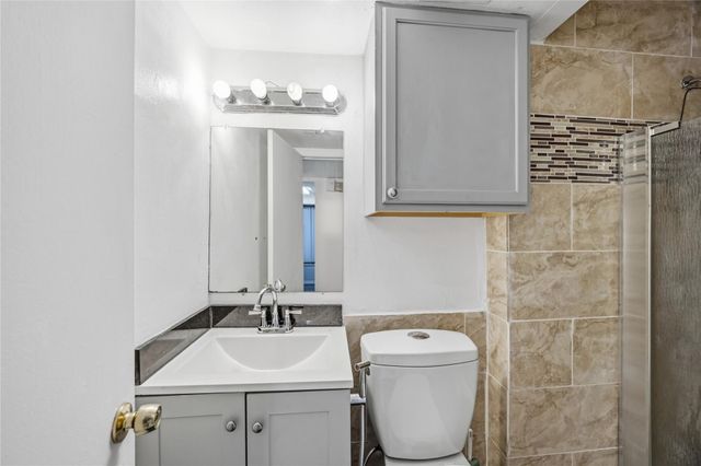 8456 Leawood Boulevard, Houston, TX 77072