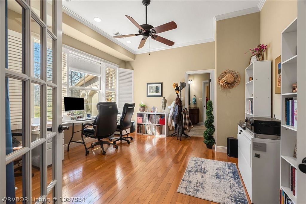 1011 E Uniontown Street 1011 E Uniontown Street