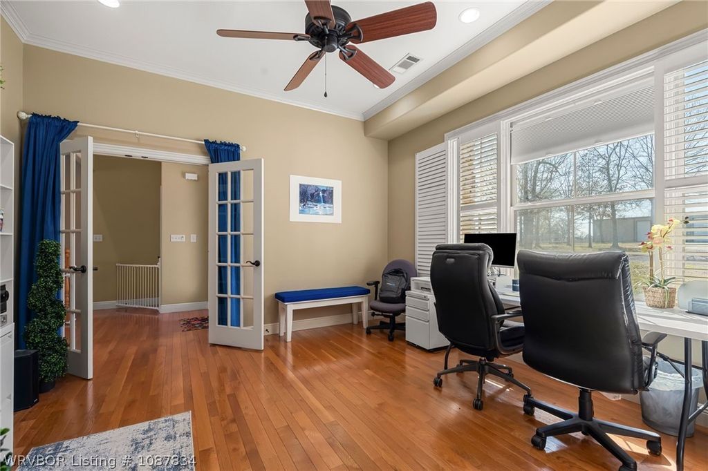 1011 E Uniontown Street 1011 E Uniontown Street