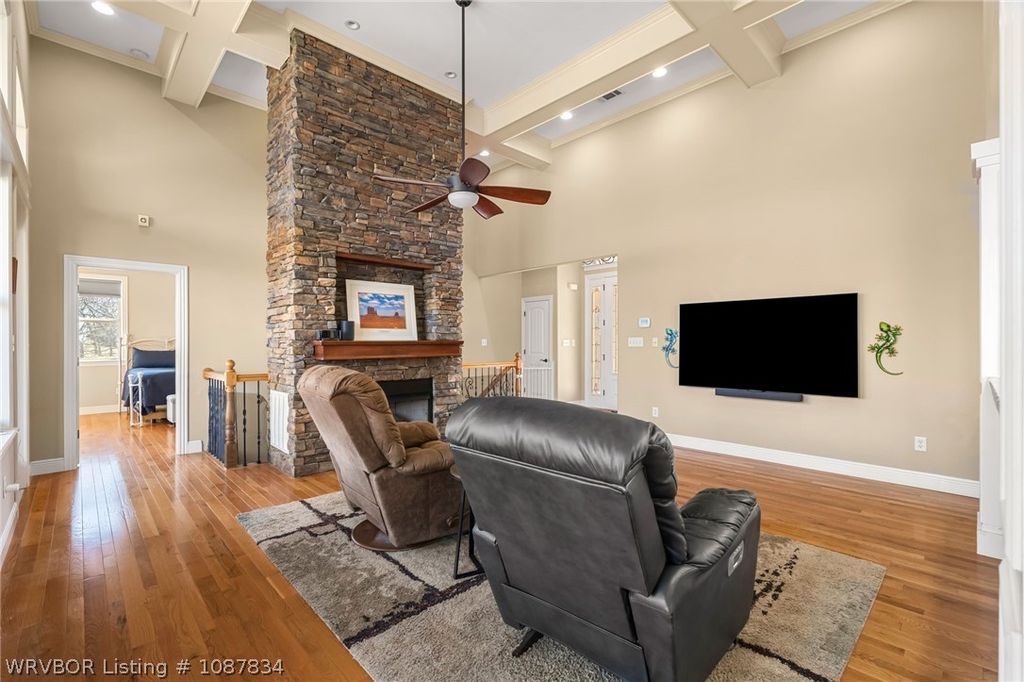 1011 E Uniontown Street 1011 E Uniontown Street