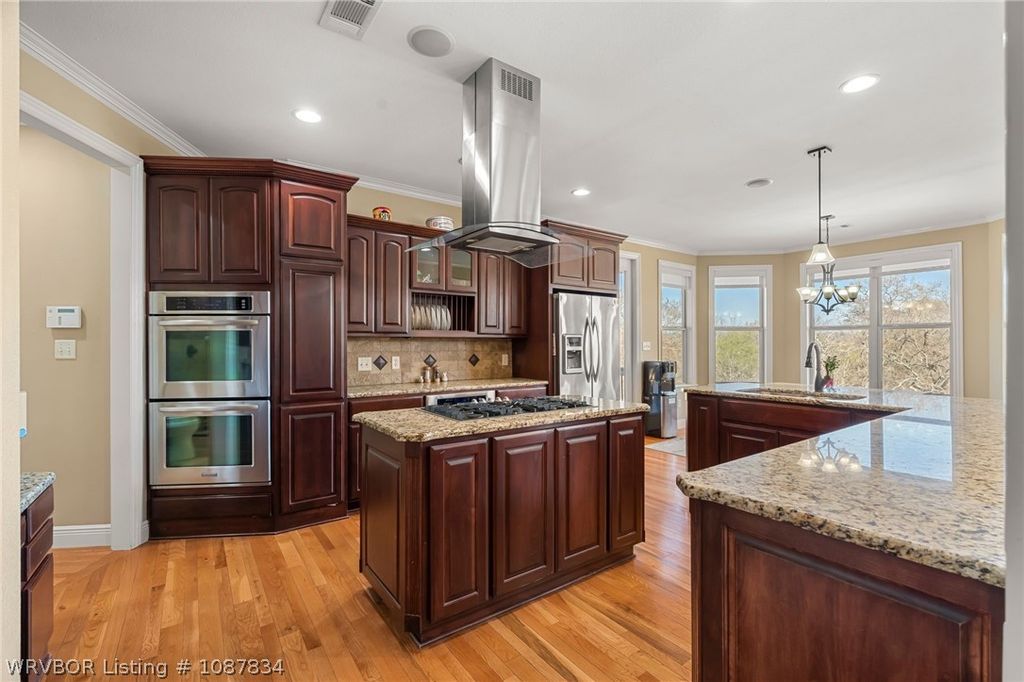1011 E Uniontown Street 1011 E Uniontown Street