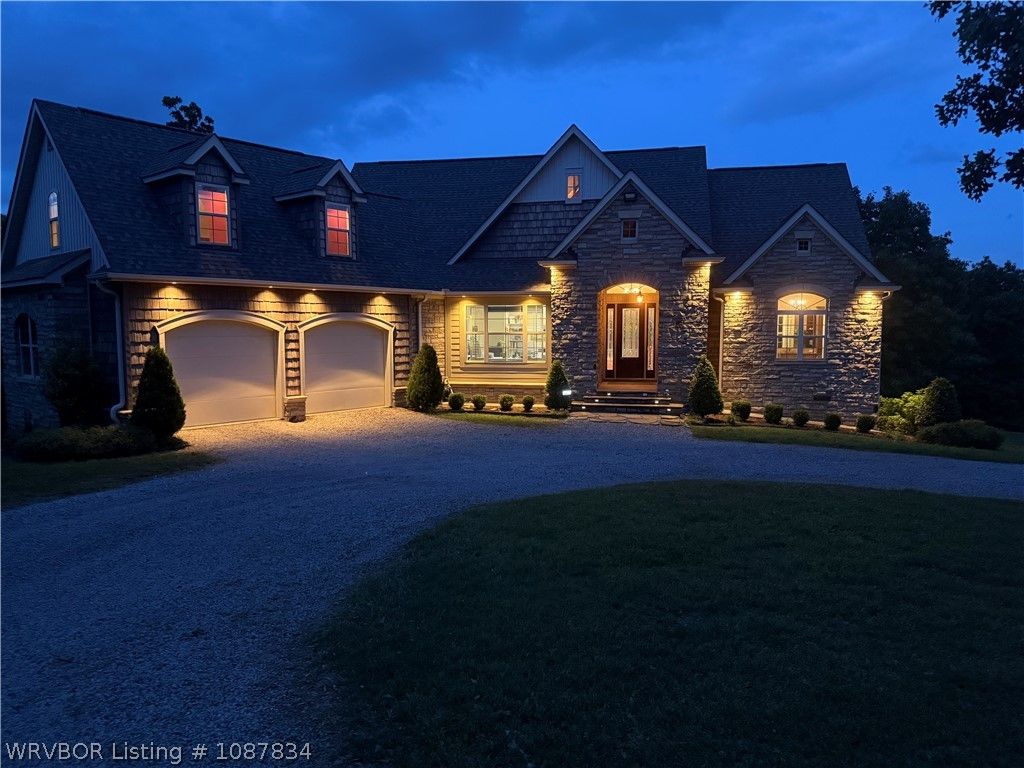 1011 E Uniontown Street 1011 E Uniontown Street