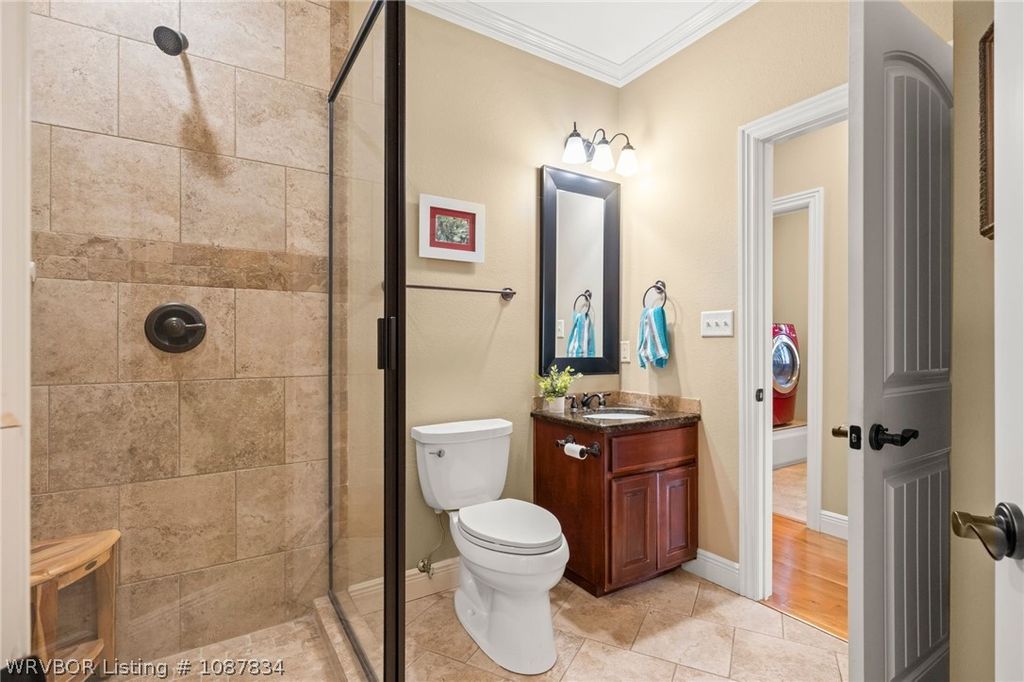 1011 E Uniontown Street 1011 E Uniontown Street