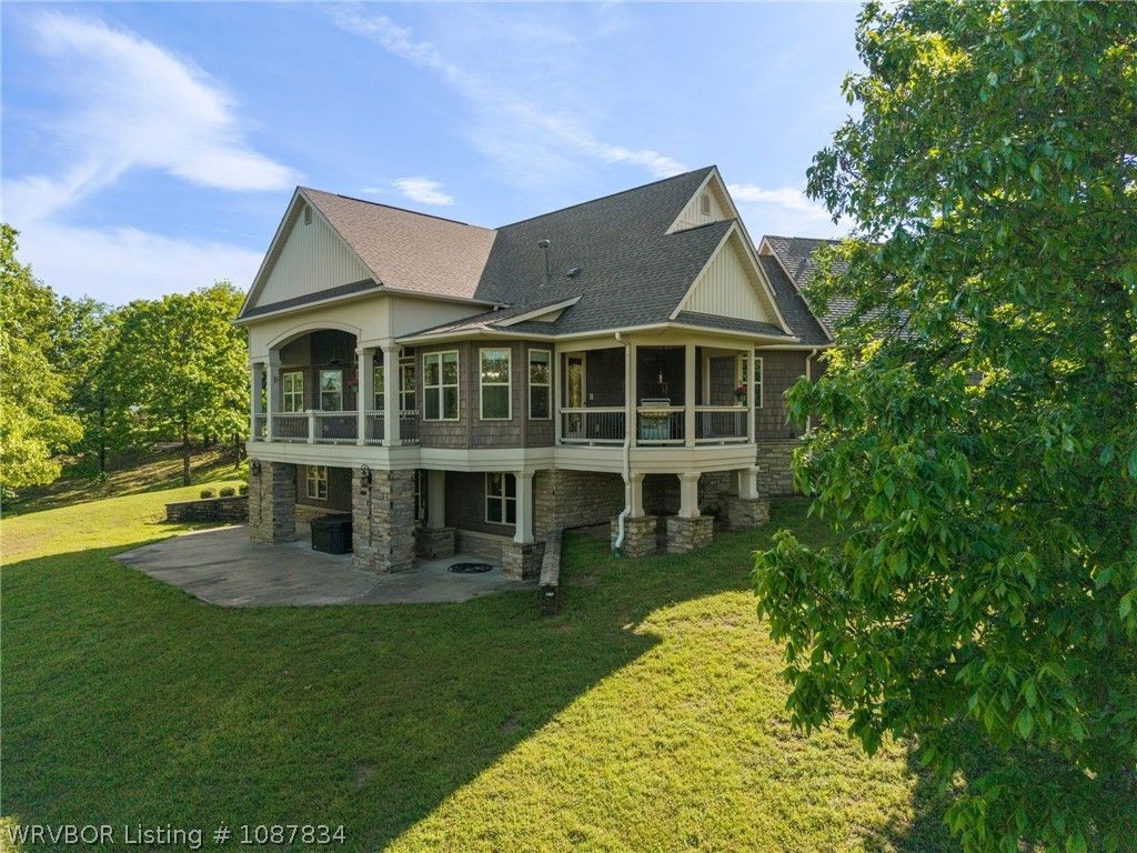 1011 E Uniontown Street 1011 E Uniontown Street