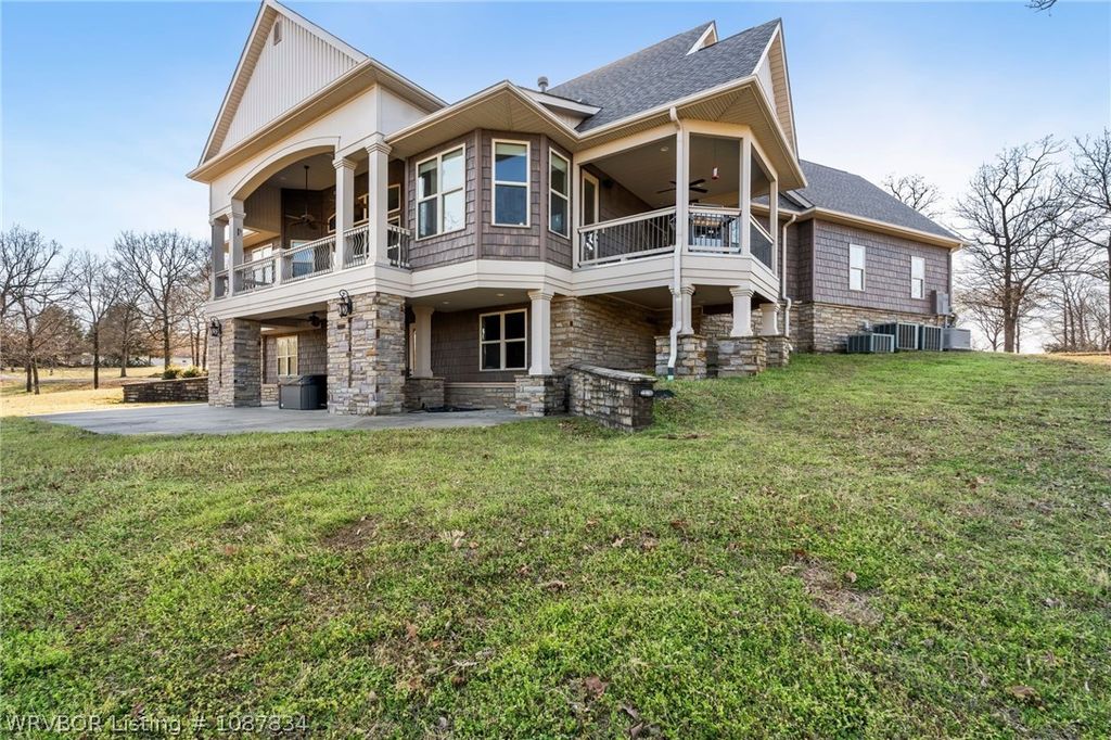 1011 E Uniontown Street 1011 E Uniontown Street