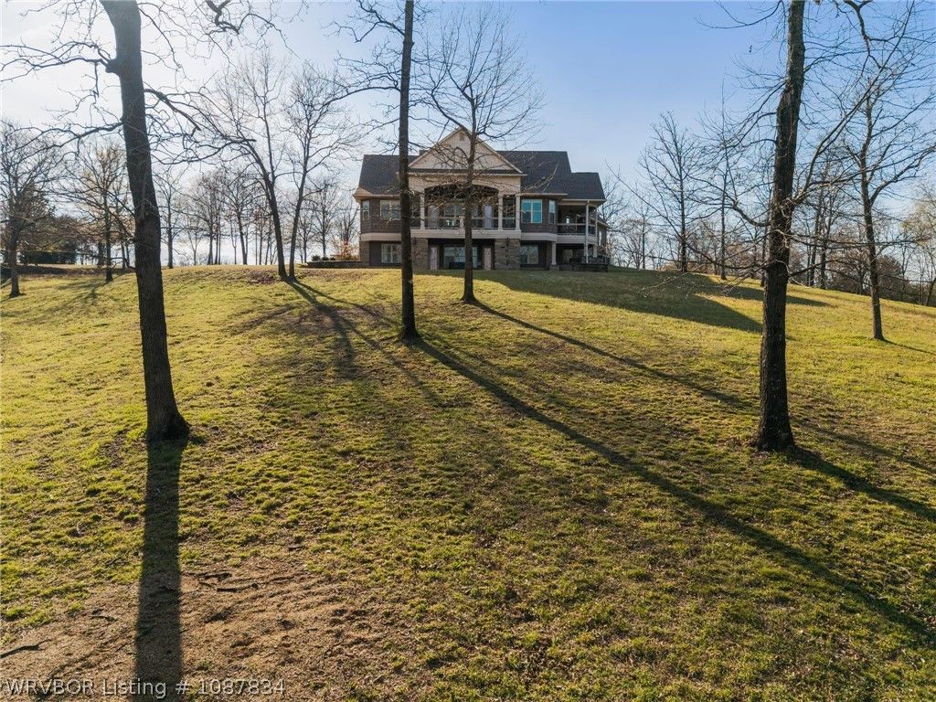 1011 E Uniontown Street 1011 E Uniontown Street