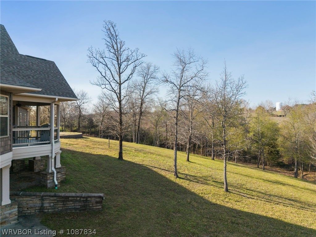 1011 E Uniontown Street 1011 E Uniontown Street