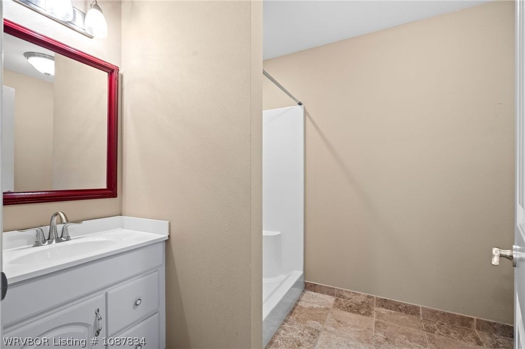 1011 E Uniontown Street 1011 E Uniontown Street