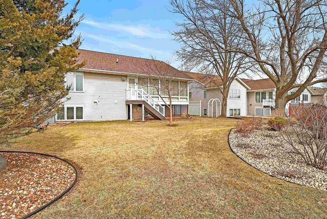 5703 W OPEN Meadow, Mcfarland, WI 53558