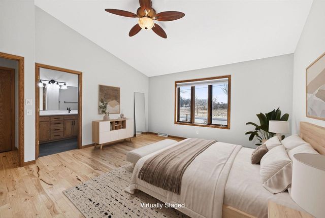 5703 W OPEN Meadow, Mcfarland, WI 53558