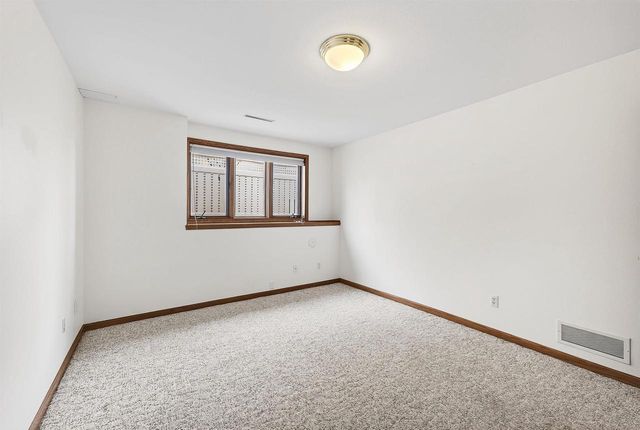 5703 W OPEN Meadow, Mcfarland, WI 53558