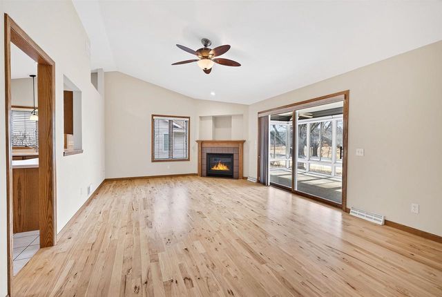 5703 W OPEN Meadow, Mcfarland, WI 53558