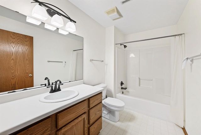 5703 W OPEN Meadow, Mcfarland, WI 53558