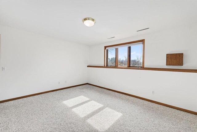 5703 W OPEN Meadow, Mcfarland, WI 53558