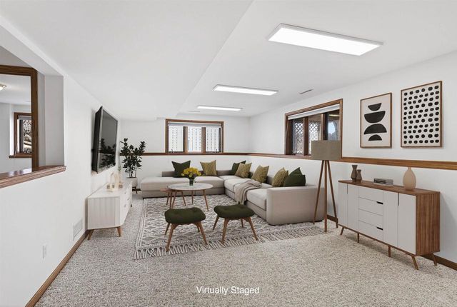 5703 W OPEN Meadow, Mcfarland, WI 53558