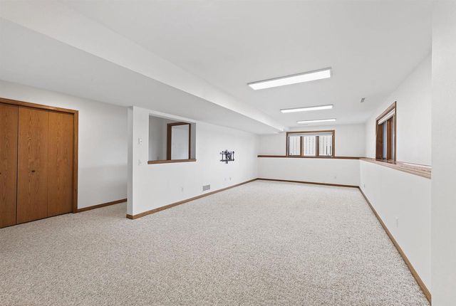 5703 W OPEN Meadow, Mcfarland, WI 53558