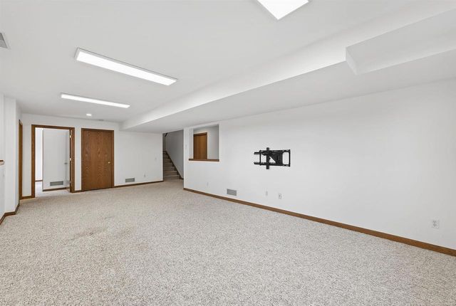 5703 W OPEN Meadow, Mcfarland, WI 53558