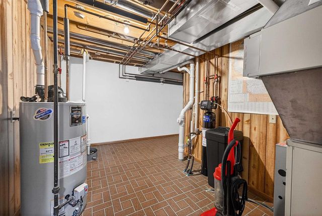 5703 W OPEN Meadow, Mcfarland, WI 53558