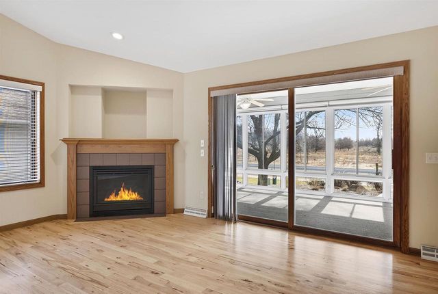 5703 W OPEN Meadow, Mcfarland, WI 53558