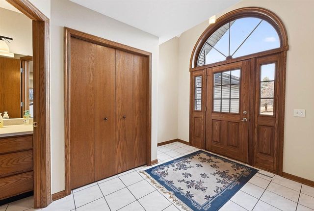 5703 W OPEN Meadow, Mcfarland, WI 53558