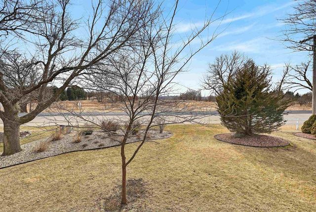 5703 W OPEN Meadow, Mcfarland, WI 53558