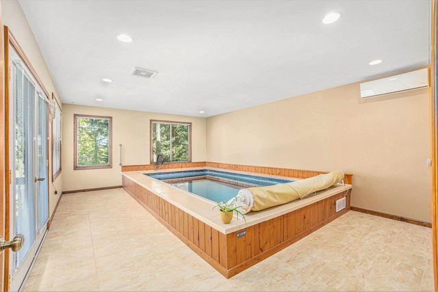 6027 146th Avenue, Holland, MI 49423