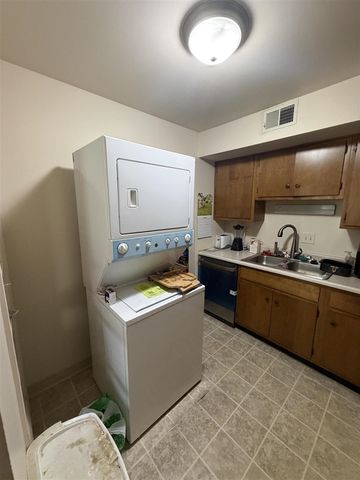 742 W Kilgore Road 106, Kalamazoo, MI 49008