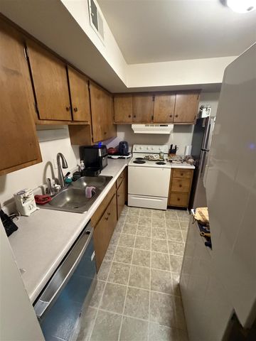 742 W Kilgore Road 106, Kalamazoo, MI 49008