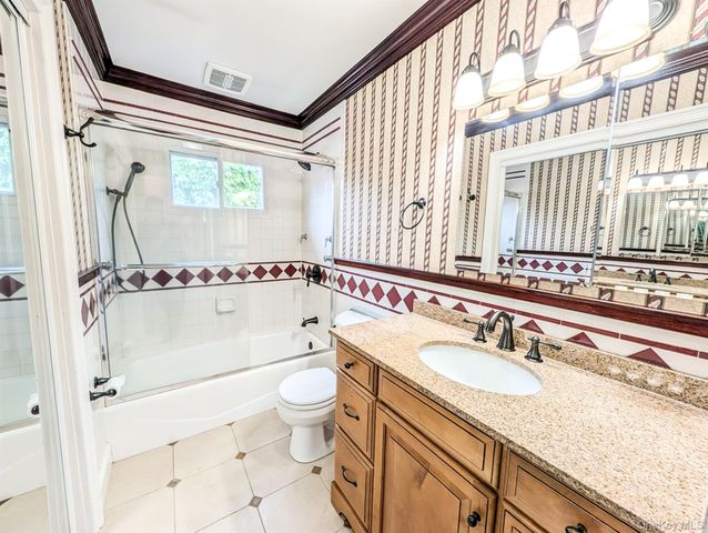 11 Curtis Avenue, Bellport, NY 11713