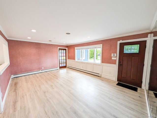 11 Curtis Avenue, Bellport, NY 11713