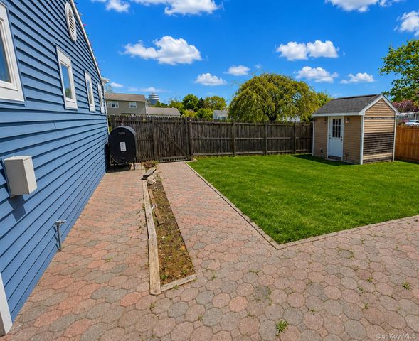 11 Curtis Avenue, Bellport, NY 11713