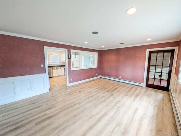11 Curtis Avenue, Bellport, NY 11713