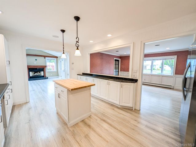 11 Curtis Avenue, Bellport, NY 11713