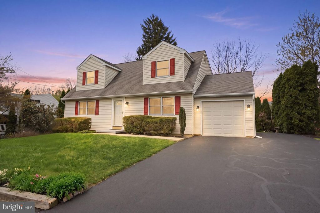 10 LACEY ST, Hatboro, PA 19040