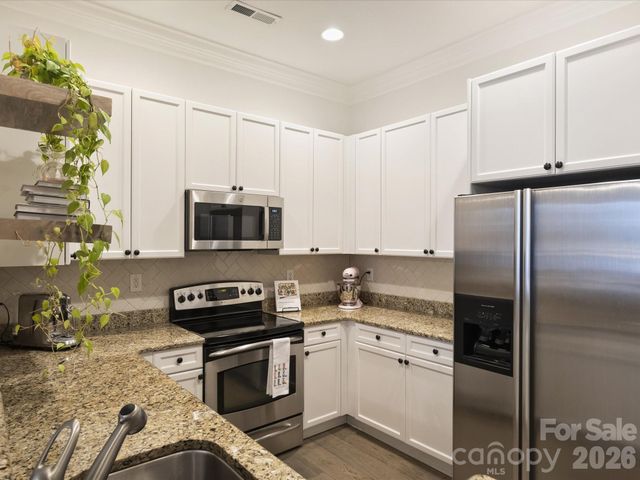 2978 Selwyn Avenue, Charlotte, NC 28209