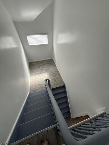 15 Winthrop Ter, East Orange City, NJ 07018