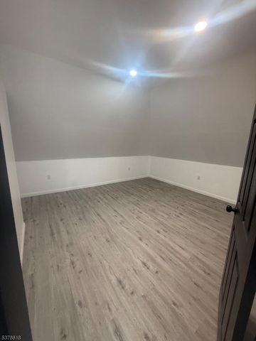 15 Winthrop Ter, East Orange City, NJ 07018