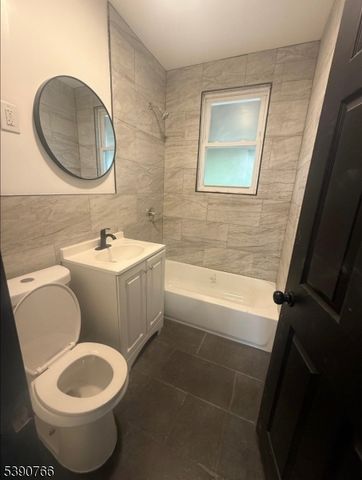 15 Winthrop Ter, East Orange City, NJ 07018