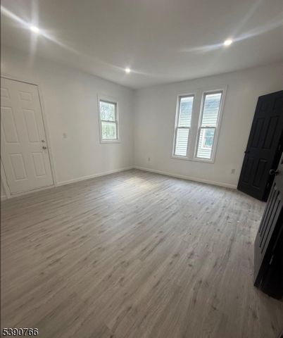 15 Winthrop Ter, East Orange City, NJ 07018