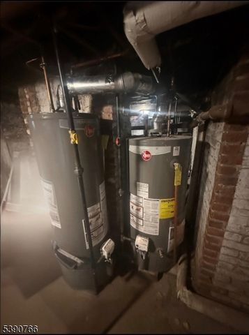 15 Winthrop Ter, East Orange City, NJ 07018