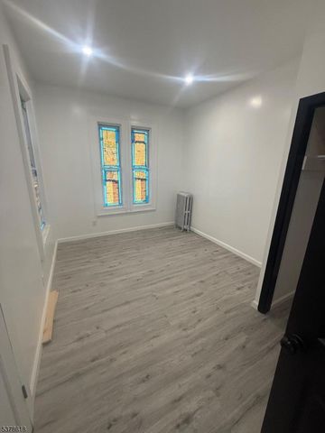 15 Winthrop Ter, East Orange City, NJ 07018