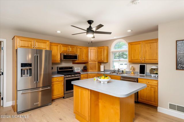 134 Schoolhouse Road, Wrightstown, NJ 08562